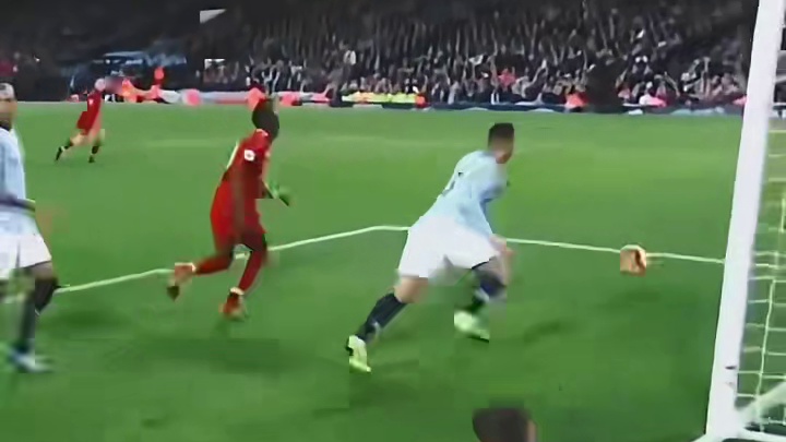 力挽狂澜！还记得斯通斯的毫米级门线极限救险解围吗？#足球