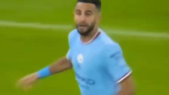 停球如丝绸般顺滑，射门似闪电般精准