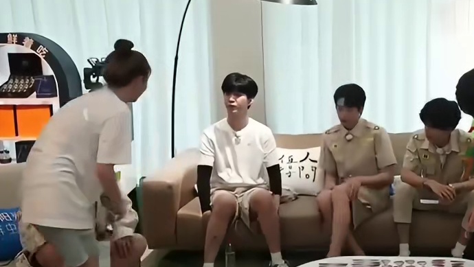 你俩也太好笑了吧