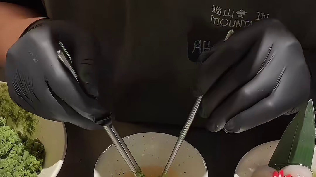 第一次见到抹茶芝士灌蛋！好…好神奇的吃法！！