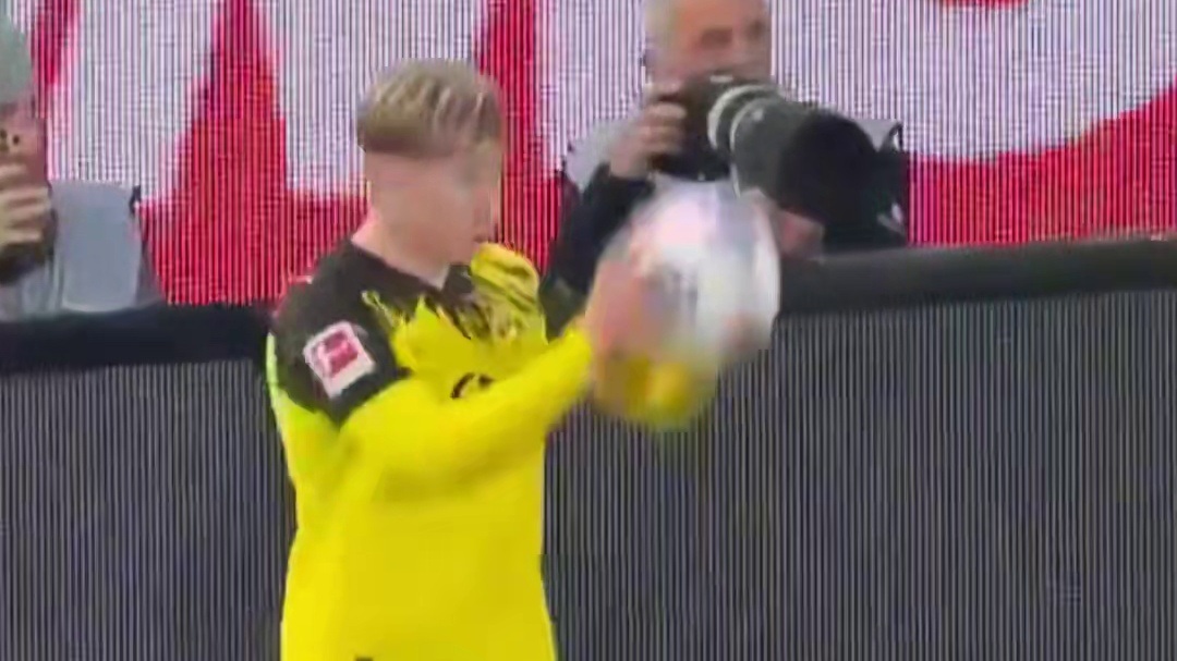 激情四射的足球赛，谁将成为胜者？#足球