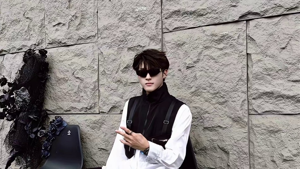 这个世界太坏了，还好我也不是什么好东西