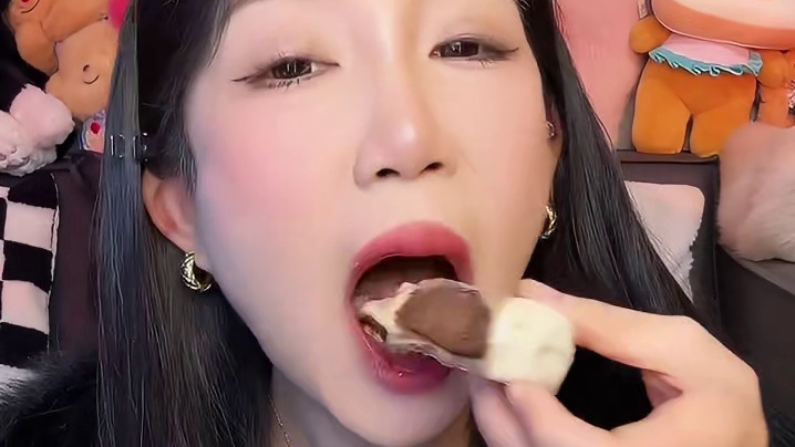 一定要试试 真的太好吃了！两个口味都好吃纯可可脂，外面是一层厚厚麻薯里面是浓