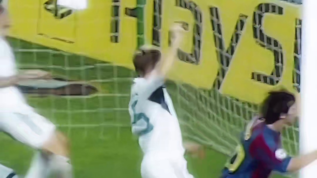 梅西时隔四年踏上欧冠诺坎普，历史性一刻！#足球