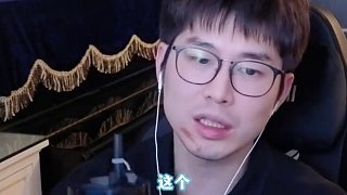 豬哼看一諾FMVP皮膚選戈婭，黃教直呼道崽天塌了人暈了，黃教直呼道崽用一諾戈婭FMVP皮膚打比賽也不是不行。