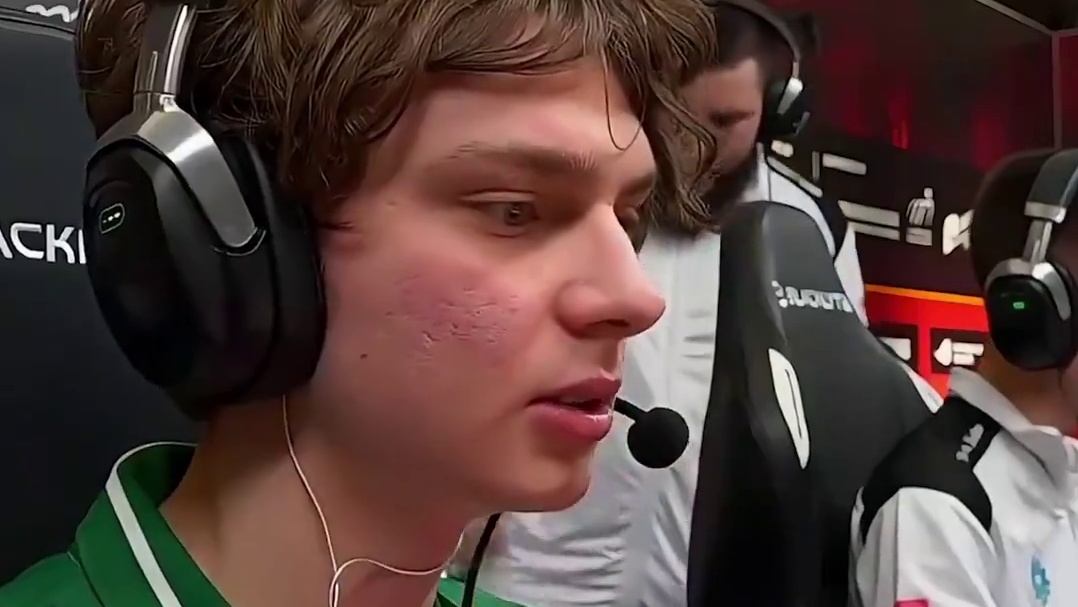 京介两把双ACE把绿龙当鱼炸