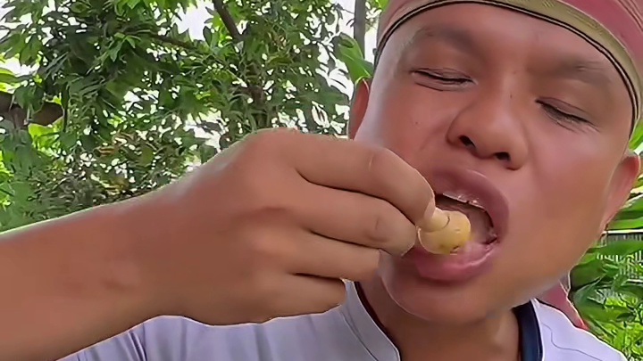 剁椒辣酱️牛瘪汁煮蘑菇