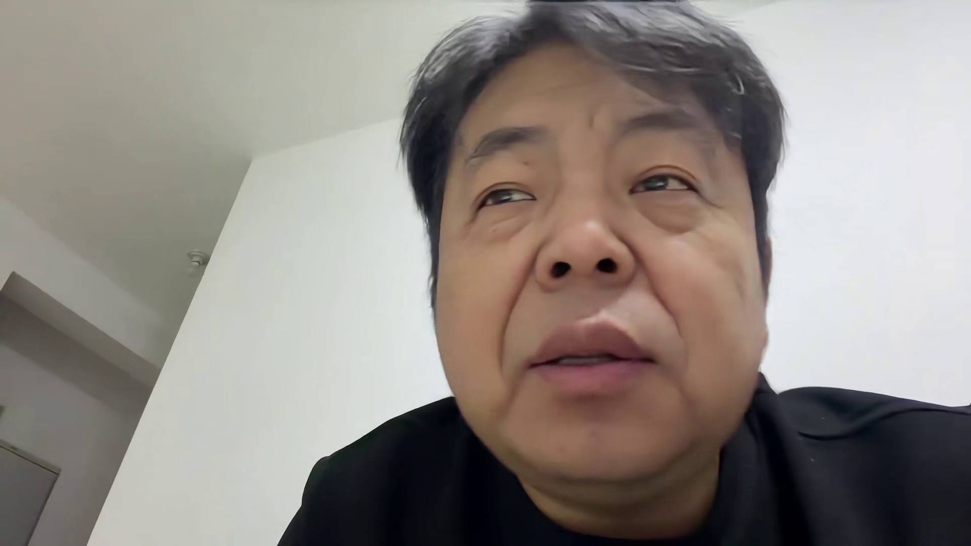 到底是站着还是坐着