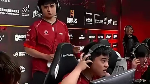 天禄图二大比分战胜小蜜蜂