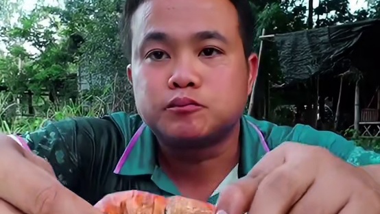 新鲜剁椒酱料️盐焗满黄罗氏虾