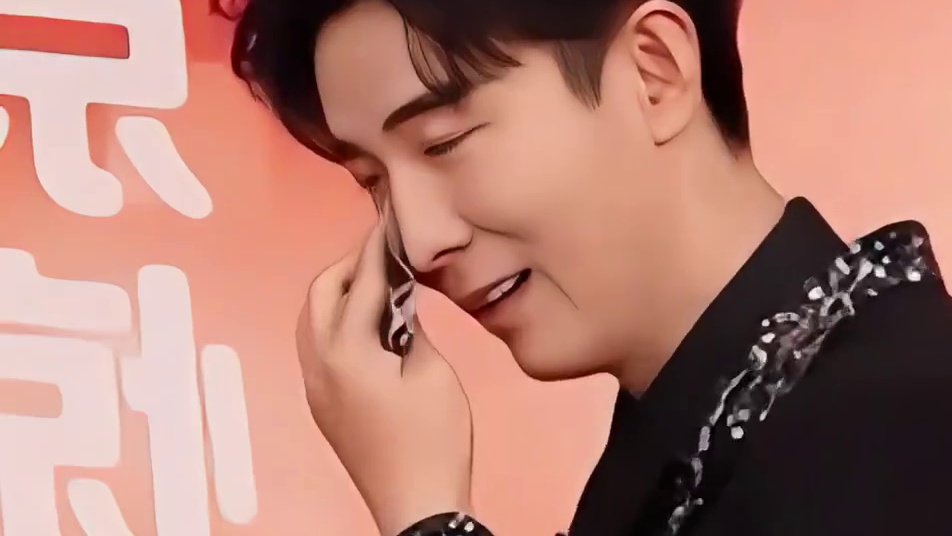 明明是女团出道，为何锤娜丽莎如今“胖若两人”？了解内情才知她早已被隐疾困扰 #