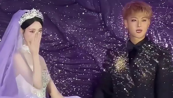 黄子韬大婚之日，未见鹿晗与张艺兴身影