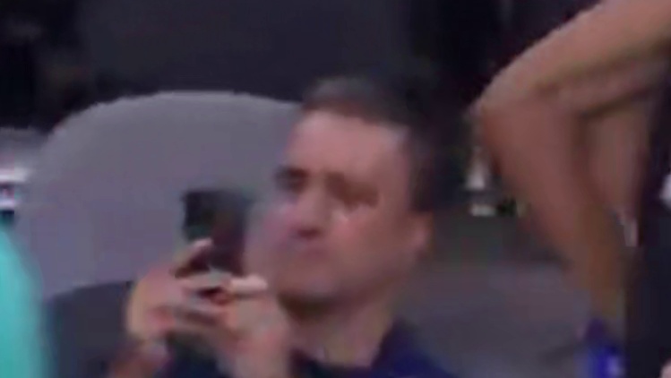 库里狂砍46分，文班亚马三双难救主！勇士125-120逆转马刺