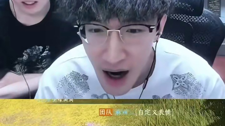 蔡哥逆手成路边？被人一脚踢飞！