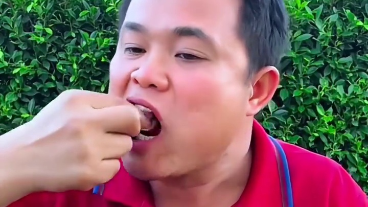 爆辣剁椒️凉拌青芒果小咸鱼