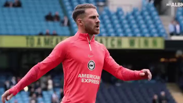 世界杯冠军26人之麦卡利斯特。阿根廷丐版梅西力镇中场