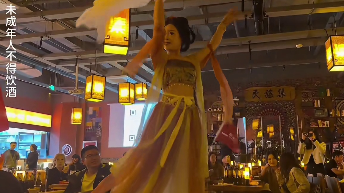 民谣集 宝龙广场民谣集，原来现在年轻人都这么玩