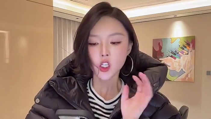 冬季女生必备 暖暖小泡芙黄金六小时90白鸭绒羽绒服