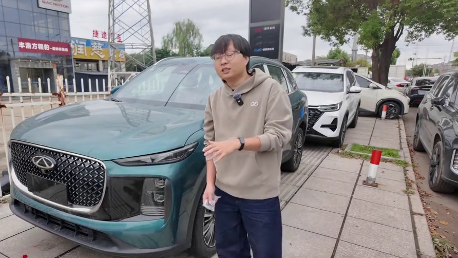 静态测评：2026款瑞虎8 总结： 1.这一次瑞虎8就只有两个版本了，虎版跟豹版有两个造