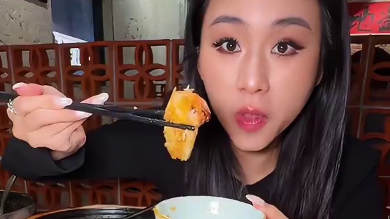 在夏湾感受烟火气十足的啫啫煲