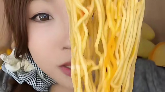 茄皇茄皇！番茄脑袋会爱的宵夜！新疆阳光番茄味道真的很浓！ #