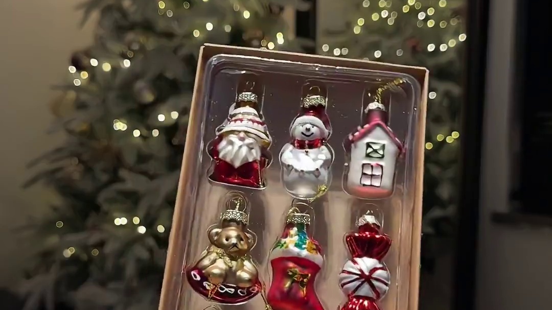 GRWM for Christmas提前为圣诞节做准备 好多年没有在家里布置圣诞树了 买了一颗积雪的