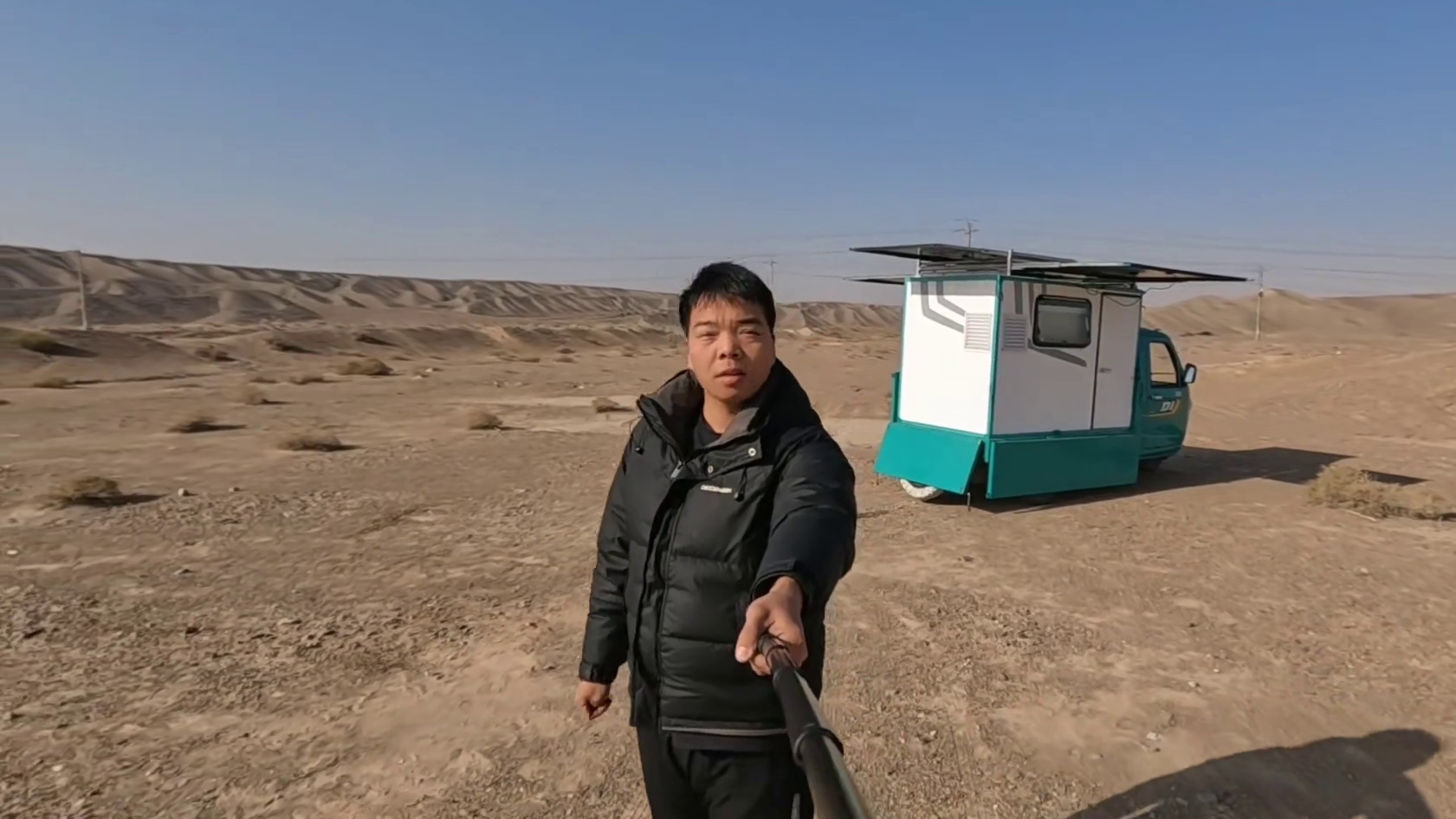 发现一个天然火盆可持续燃烧上百年堪称旷世奇观，天气冷还能烤烤火太舒服了，晚上做道硬菜来下饭真过瘾