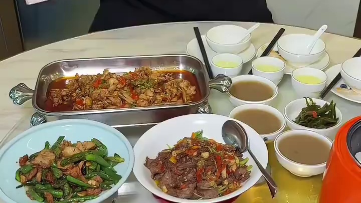 天呐！两位数3个人在湘悦回家吃湘菜吃撑啊！