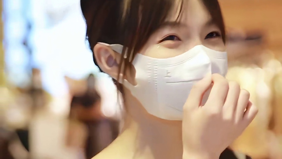 再次偶遇到小美女，你认出来了吗_