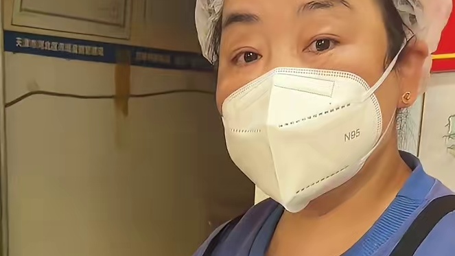 天津路边摊美食，大饼卷一切，你觉得怎么样？