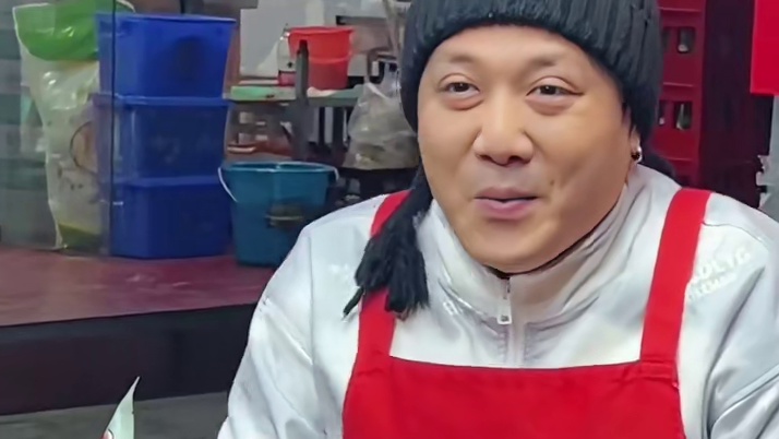 百万网红白桃踢馆八戒，轻松拿走2000元现金