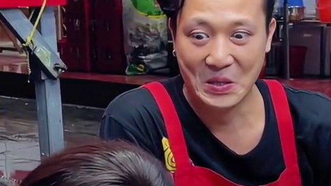 90斤的美女要一分钟吃完拿走5000元