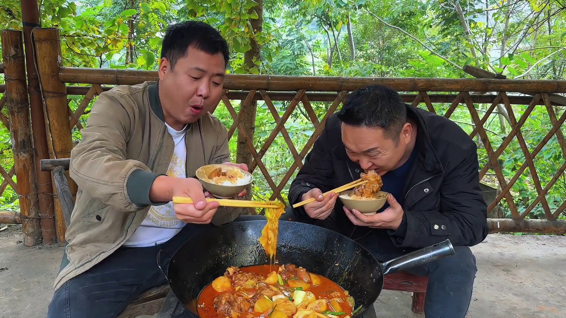 两根猪脚烧一大锅，软烂耙，大哥直呼好吃