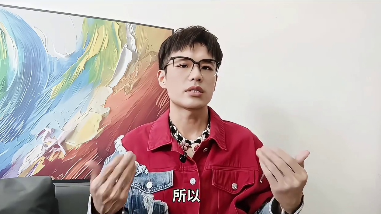 时尚偏戏剧vs戏剧偏时尚，到底咋穿？很难穿？不，很好穿！ 当两个极端的风格组合到一起，即时尚偏戏剧或