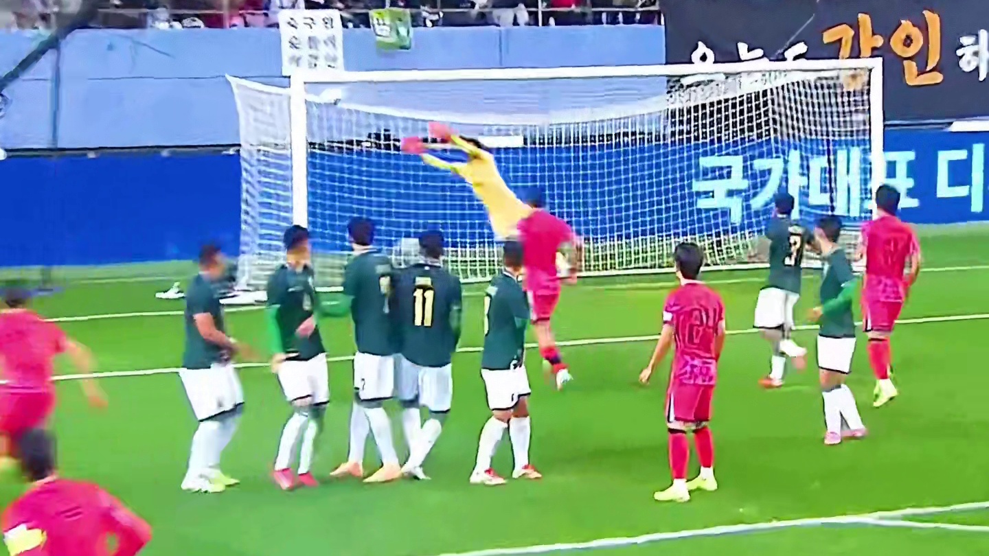 亚洲一哥！孙兴慜任意球十分角攻破玻利维亚球门