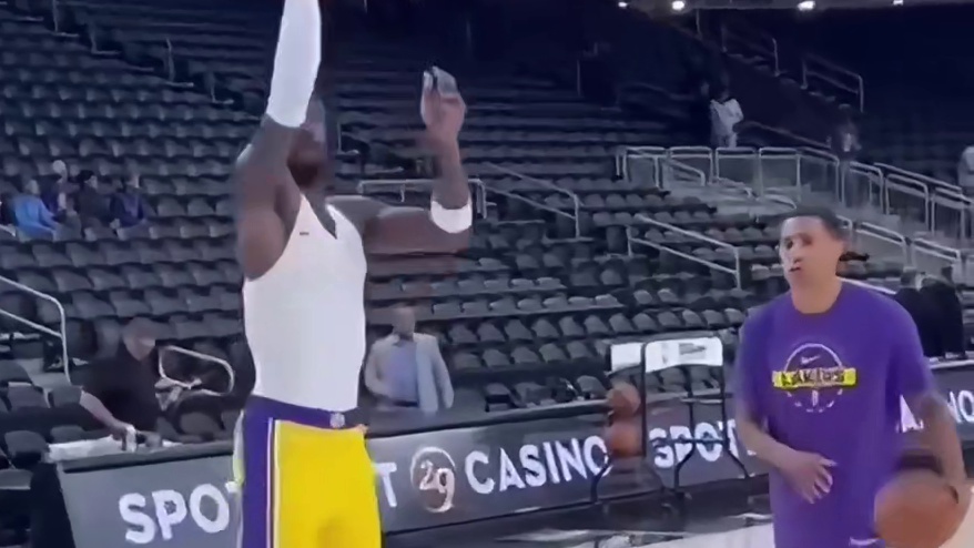 艾顿彻底打出来了！攻防两端打爆文班亚马