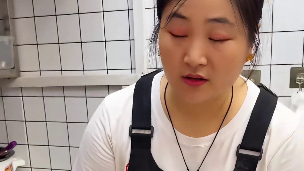 东关南街凉皮肉夹馍「新势力」尝尝网红肉夹馍新吃法！