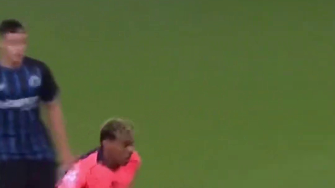 亚马尔在这场比赛中的表现堪称本赛季巅峰