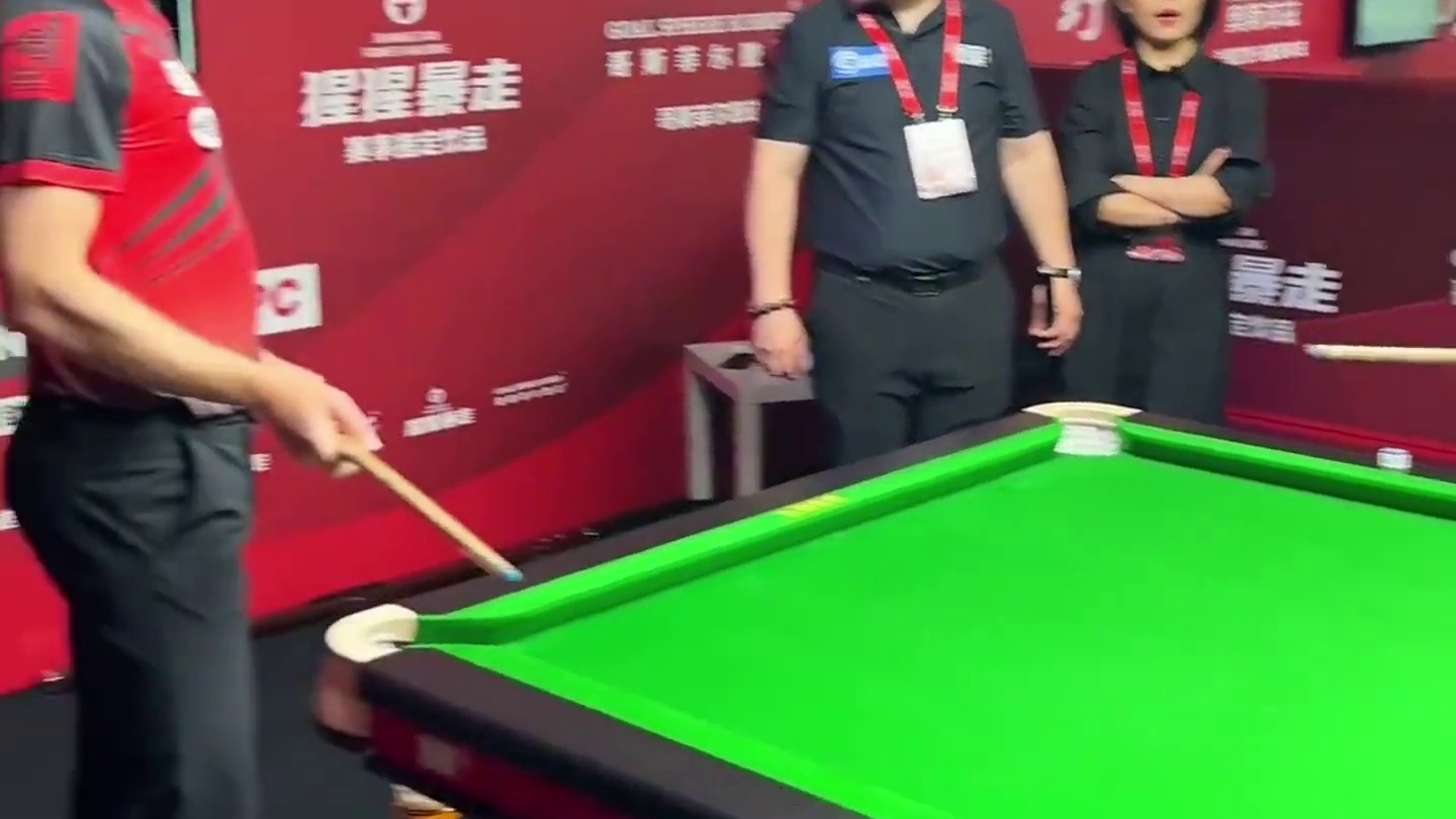 楚秉杰教罗伯逊跳球！