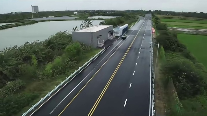 操控之王闪现，腾势N8L让出行更安心！