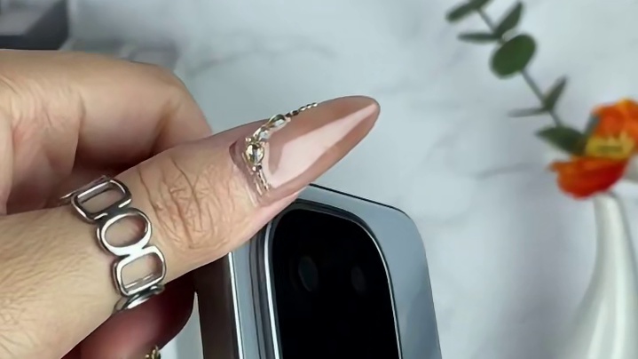 iQOO15高端磨砂手机壳，流光金属镜圈，不沾指纹，简约