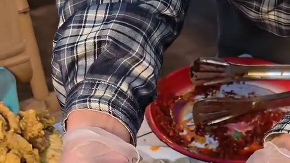 迷上成都街头那一锅沸腾的烟火气