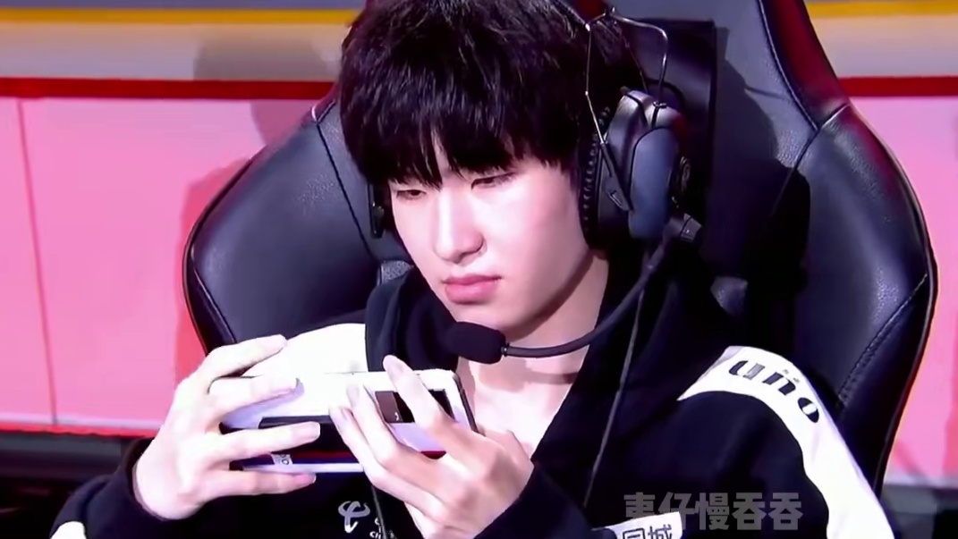 一诺菲菲的“同进退”“共荣光”