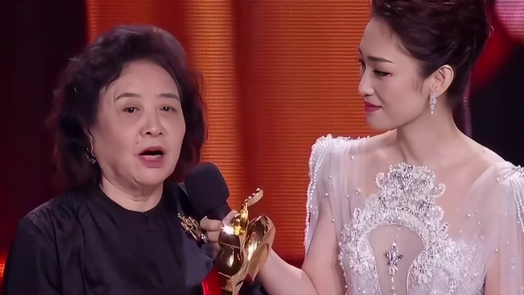 中国文联终身成就奖：肖桂云