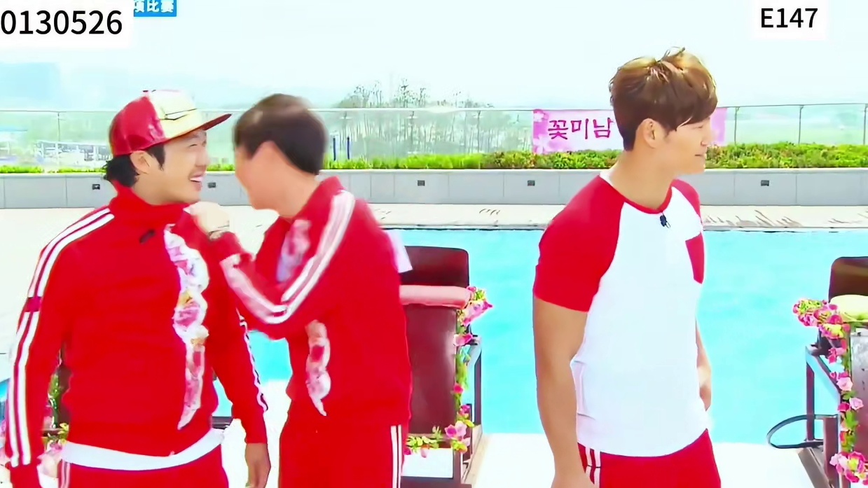 一条湿了水的毛巾造就RM高能名场面  1