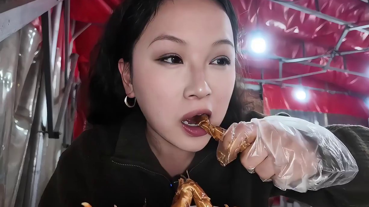 下班宵夜的快乐时光！就是这锅香辣肉蟹！！