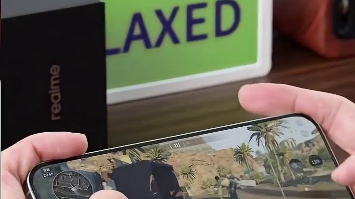 真我GT8 Pro三千元价位的手机推荐，性能搭载第五代蛟龙8至尊版加电竞独显芯R1,5000万超广角