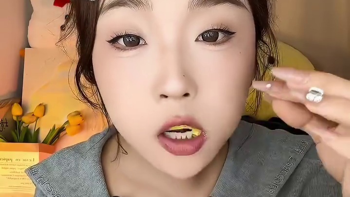 这个耐吃还好吃！酥酥脆脆的！一包里面是12小包哦！