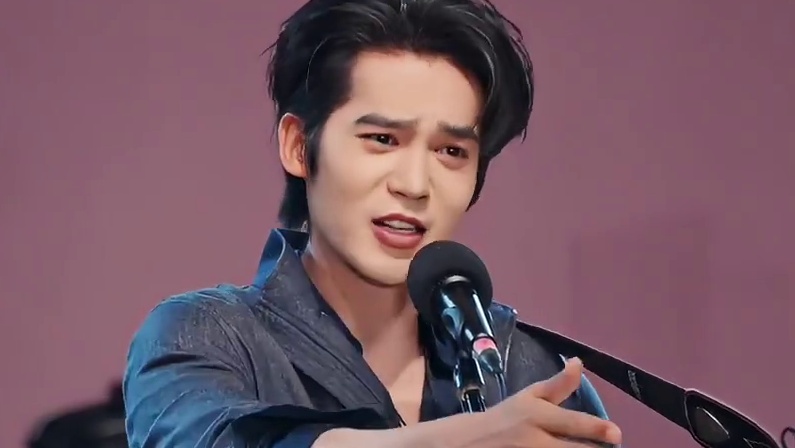 于适宠粉已经next level了，每个粉丝在他眼里都是没长大的小朋友。