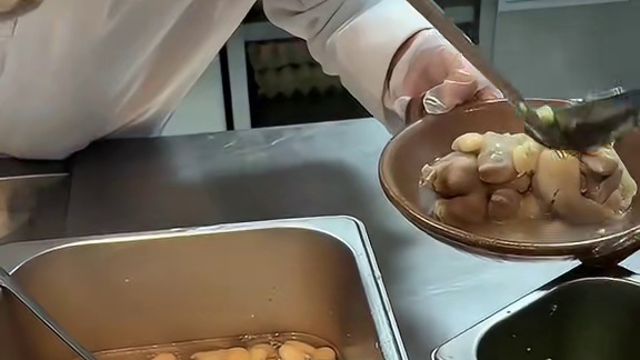 街头超软糯巨耙的蹄花！这一口不得…香死！！